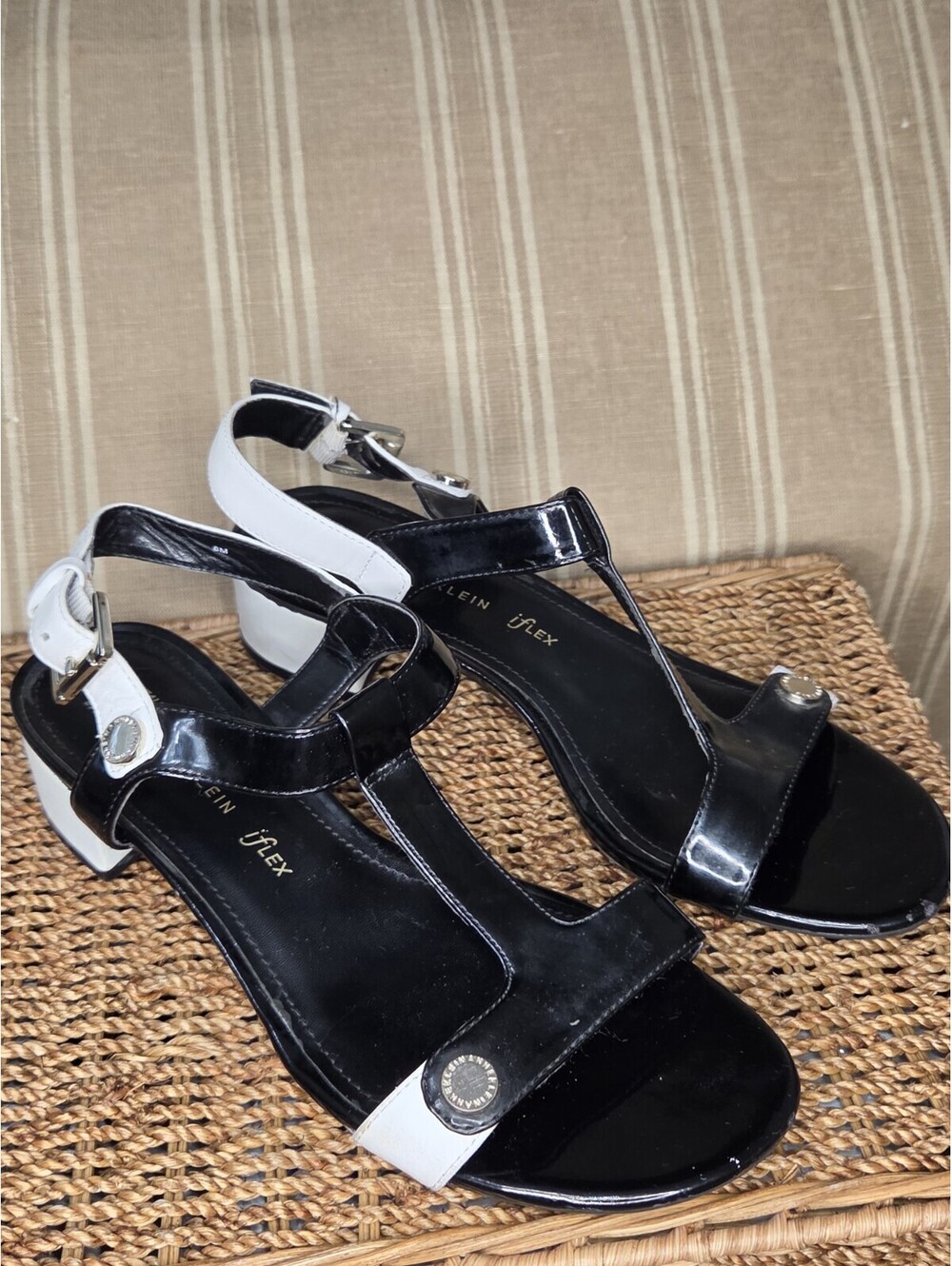 Anne Klein iFlex T-strap dress sandals w/ 1.5" Heel Size 8